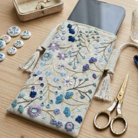 Étui à broder à la main